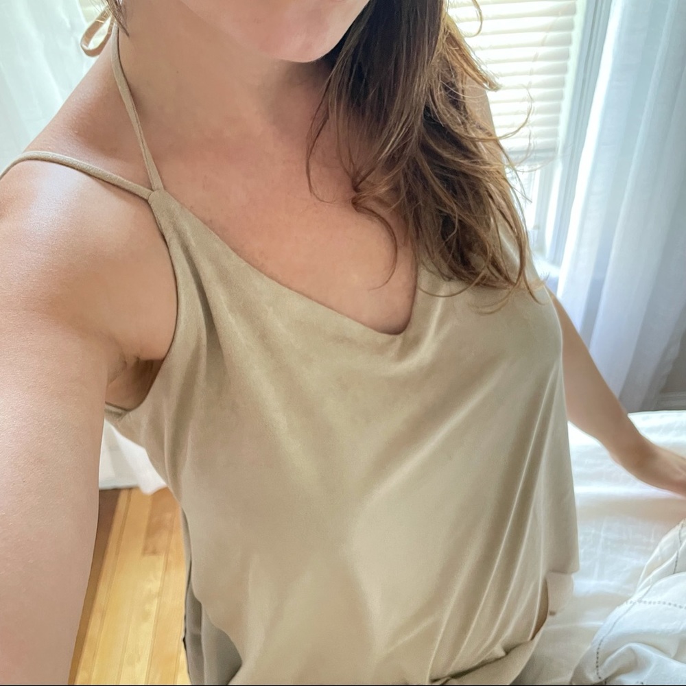 Super chic, suede light beige top